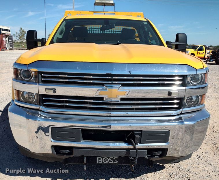 image for item LK9782 2016 Chevrolet Silverado 3500HD  utility bed pickup truck