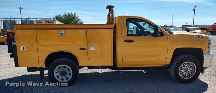 image for item LK9782 2016 Chevrolet Silverado 3500HD  utility bed pickup truck