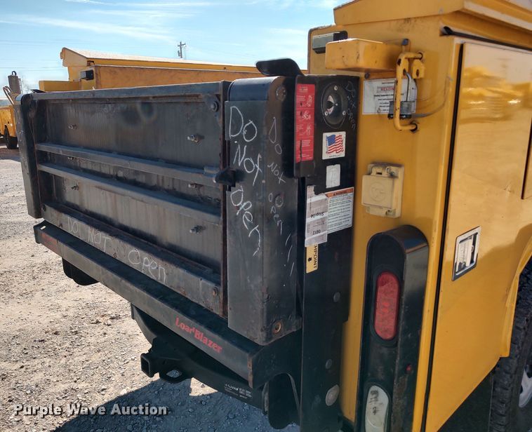 image for item LK9782 2016 Chevrolet Silverado 3500HD  utility bed pickup truck