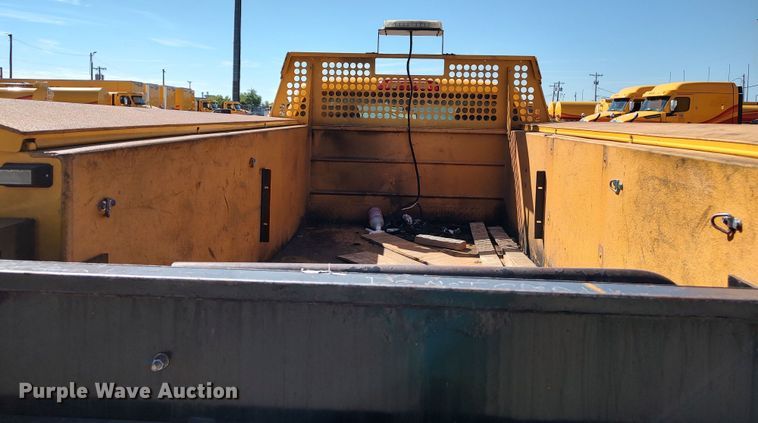 image for item LK9782 2016 Chevrolet Silverado 3500HD  utility bed pickup truck