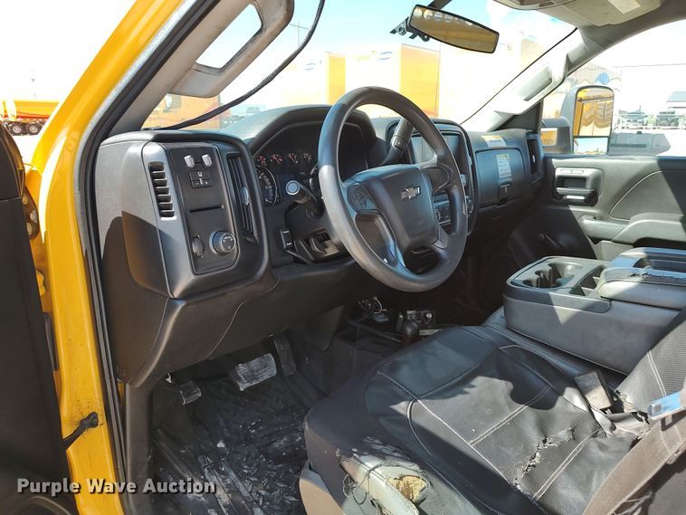 image for item LK9782 2016 Chevrolet Silverado 3500HD  utility bed pickup truck