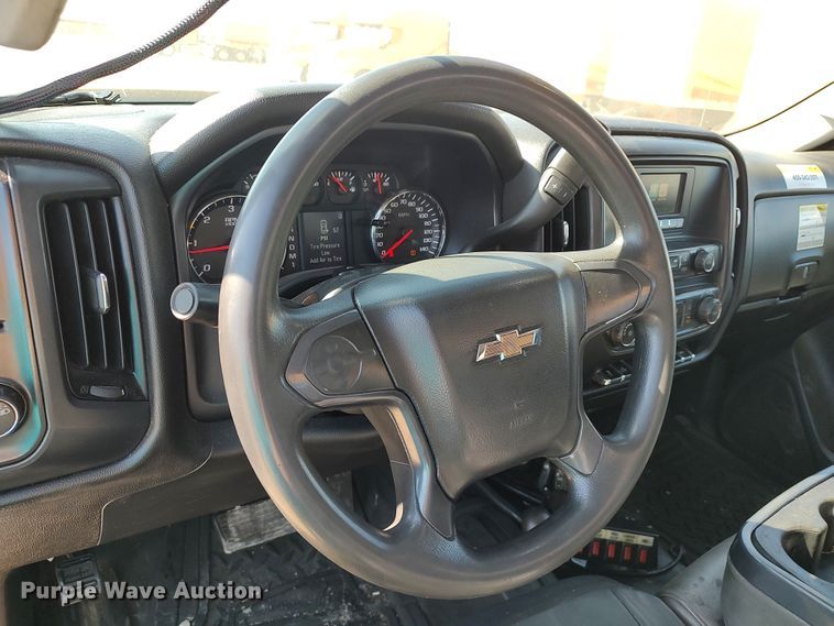 image for item LK9782 2016 Chevrolet Silverado 3500HD  utility bed pickup truck