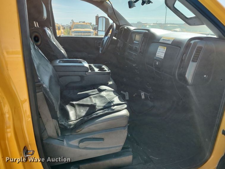 image for item LK9782 2016 Chevrolet Silverado 3500HD  utility bed pickup truck