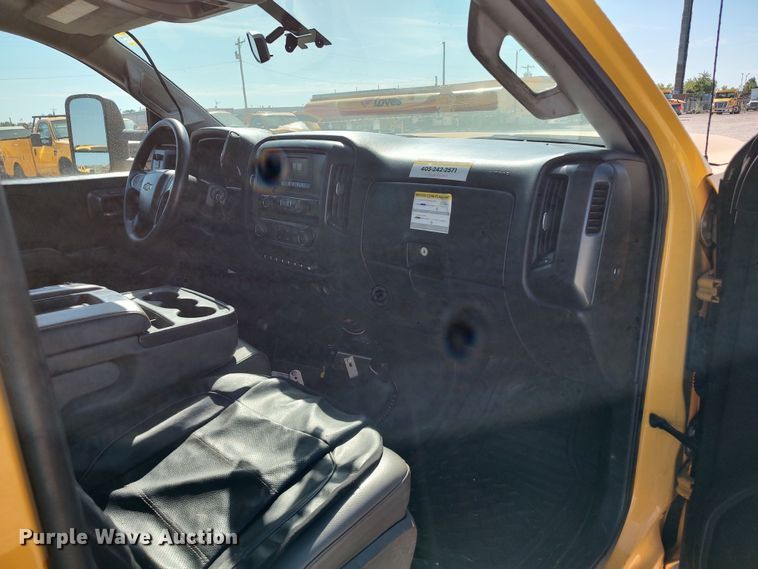 image for item LK9782 2016 Chevrolet Silverado 3500HD  utility bed pickup truck