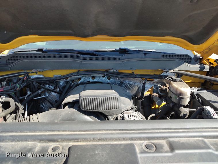 image for item LK9782 2016 Chevrolet Silverado 3500HD  utility bed pickup truck