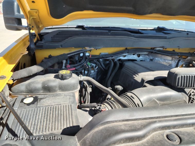 image for item LK9782 2016 Chevrolet Silverado 3500HD  utility bed pickup truck