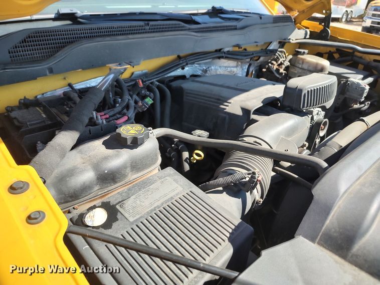 image for item LK9782 2016 Chevrolet Silverado 3500HD  utility bed pickup truck