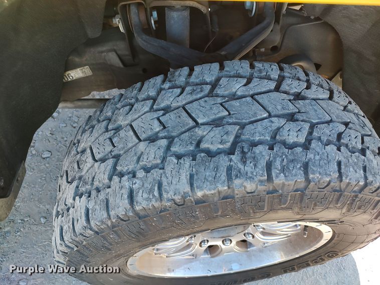 image for item LK9782 2016 Chevrolet Silverado 3500HD  utility bed pickup truck