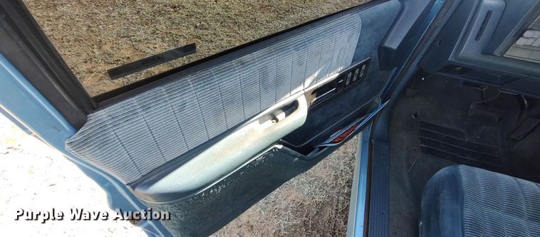 image for item LL9028 1990 Chevrolet C1500  pickup truck