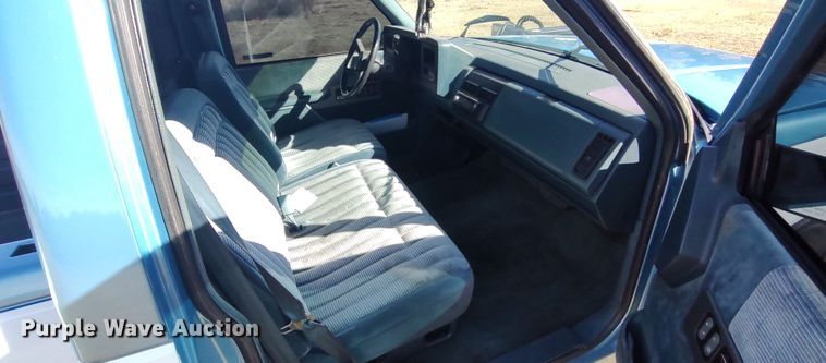 image for item LL9028 1990 Chevrolet C1500  pickup truck