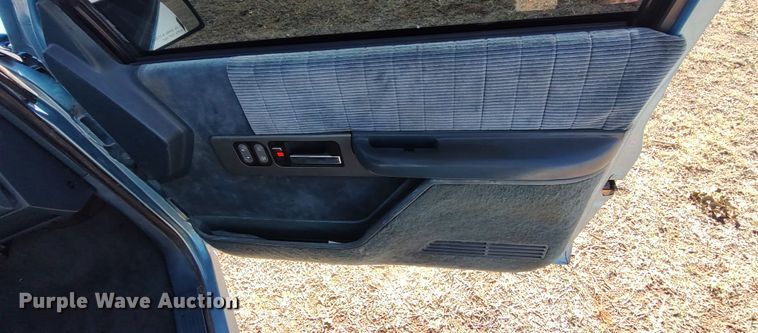 image for item LL9028 1990 Chevrolet C1500  pickup truck