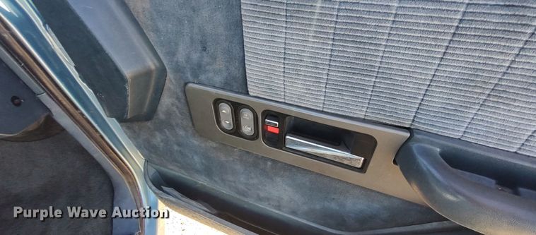 image for item LL9028 1990 Chevrolet C1500  pickup truck