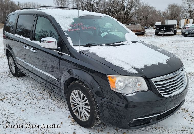 image for item LL9736 2014 Chrysler Town & Country  van