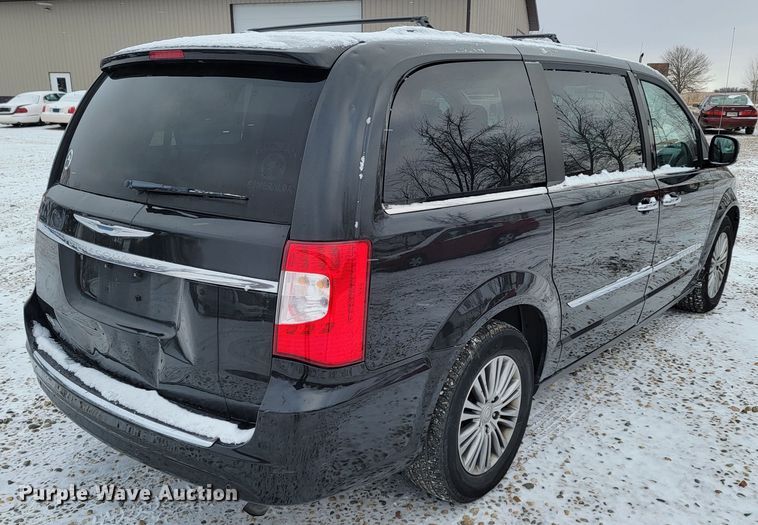 image for item LL9736 2014 Chrysler Town & Country  van