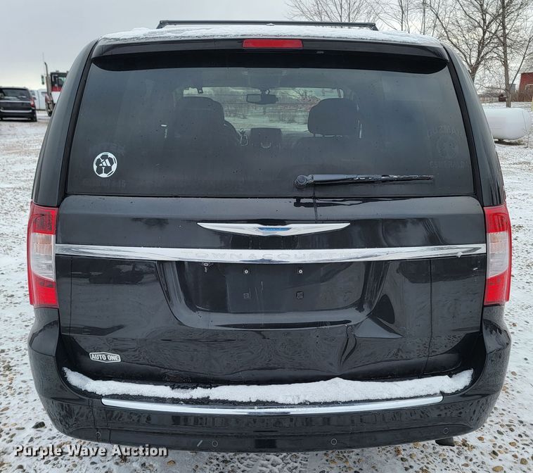 image for item LL9736 2014 Chrysler Town & Country  van