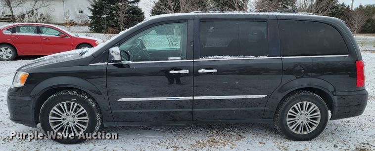 image for item LL9736 2014 Chrysler Town & Country  van