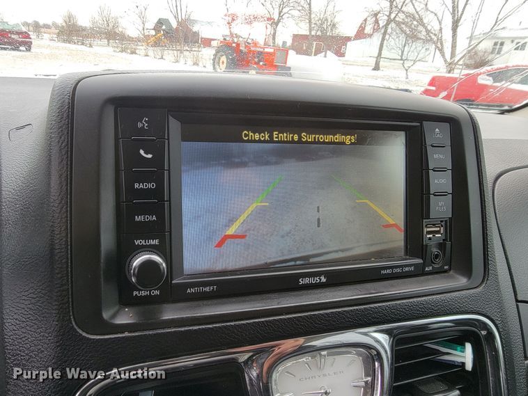 image for item LL9736 2014 Chrysler Town & Country  van