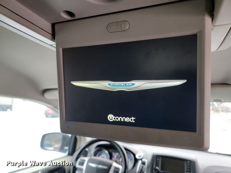 image for item LL9736 2014 Chrysler Town & Country  van