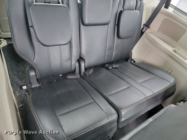 image for item LL9736 2014 Chrysler Town & Country  van