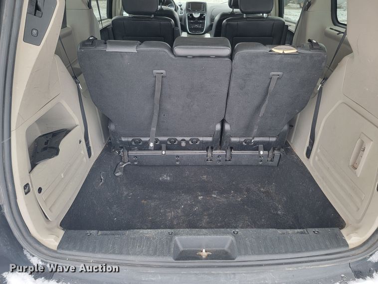 image for item LL9736 2014 Chrysler Town & Country  van