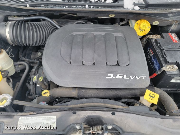 image for item LL9736 2014 Chrysler Town & Country  van