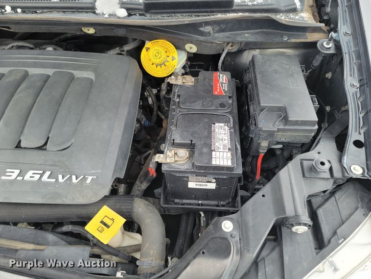 image for item LL9736 2014 Chrysler Town & Country  van