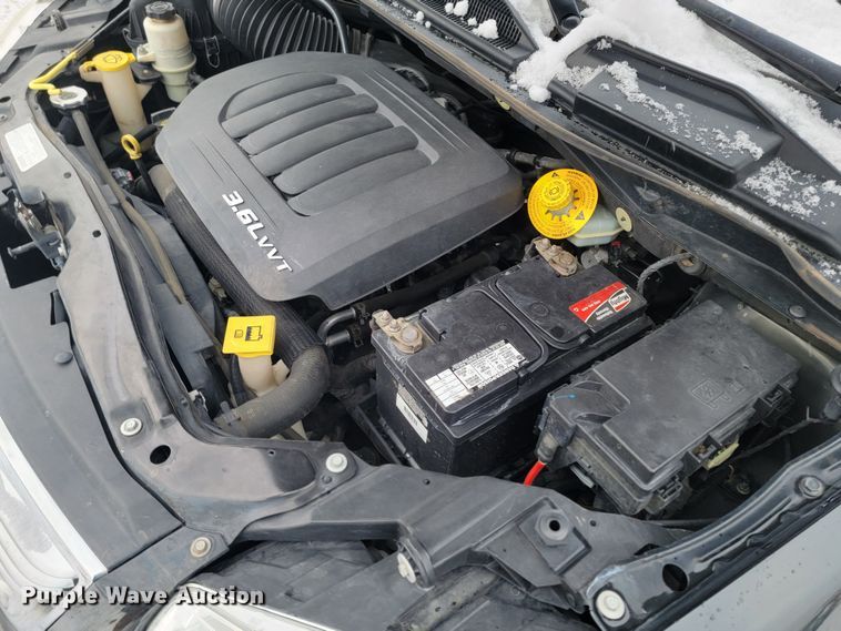 image for item LL9736 2014 Chrysler Town & Country  van