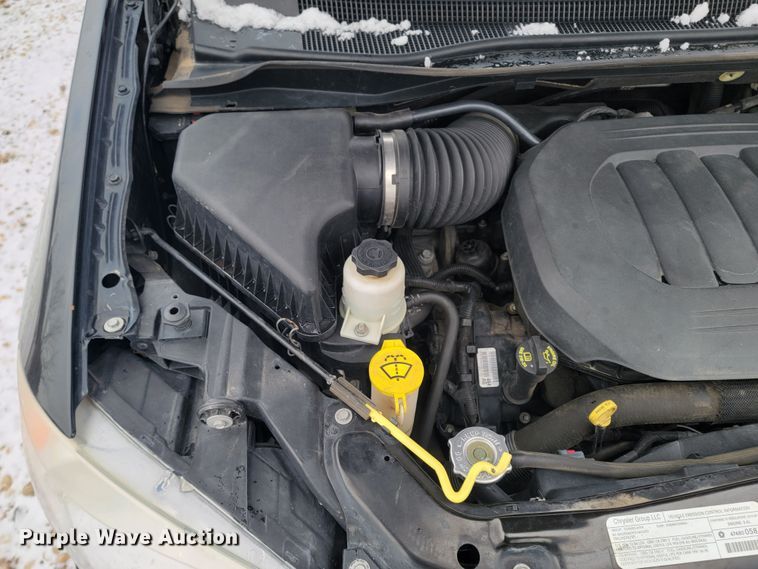 image for item LL9736 2014 Chrysler Town & Country  van