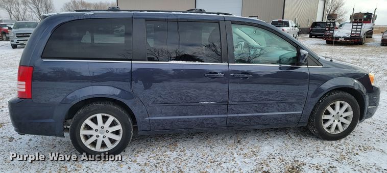 image for item LL9740 2008 Chrysler Town & Country  van