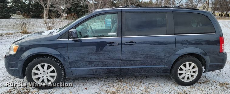 image for item LL9740 2008 Chrysler Town & Country  van