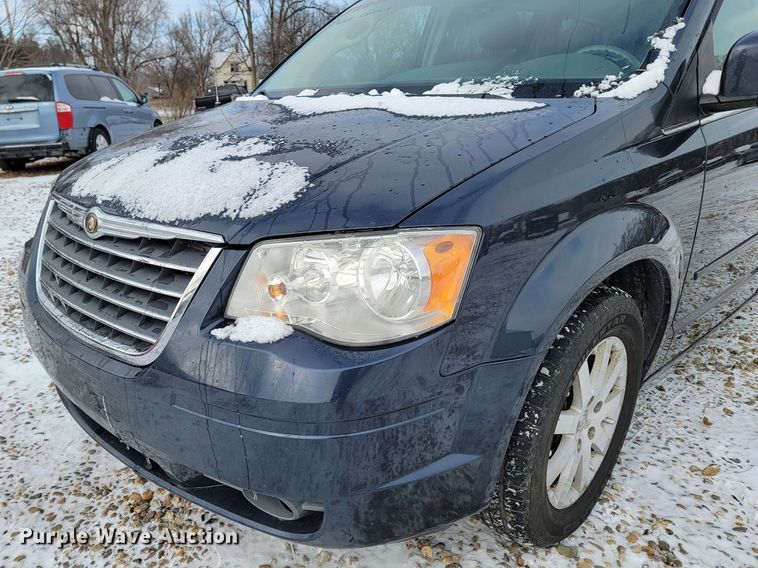 image for item LL9740 2008 Chrysler Town & Country  van