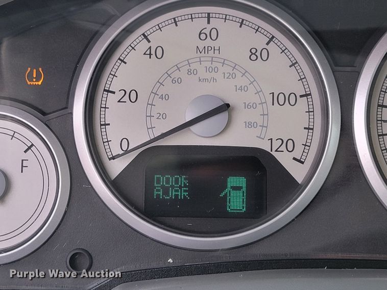 image for item LL9740 2008 Chrysler Town & Country  van