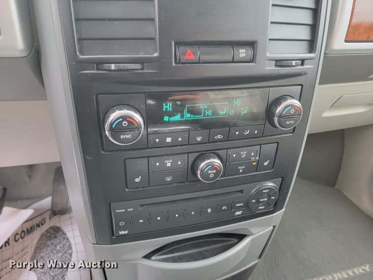 image for item LL9740 2008 Chrysler Town & Country  van