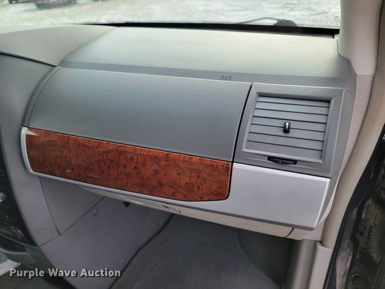 image for item LL9740 2008 Chrysler Town & Country  van