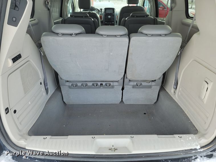 image for item LL9740 2008 Chrysler Town & Country  van