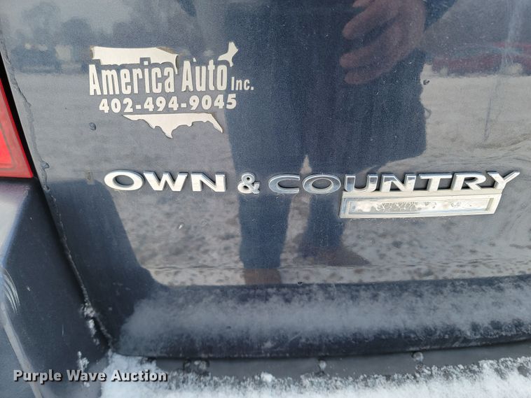 image for item LL9740 2008 Chrysler Town & Country  van