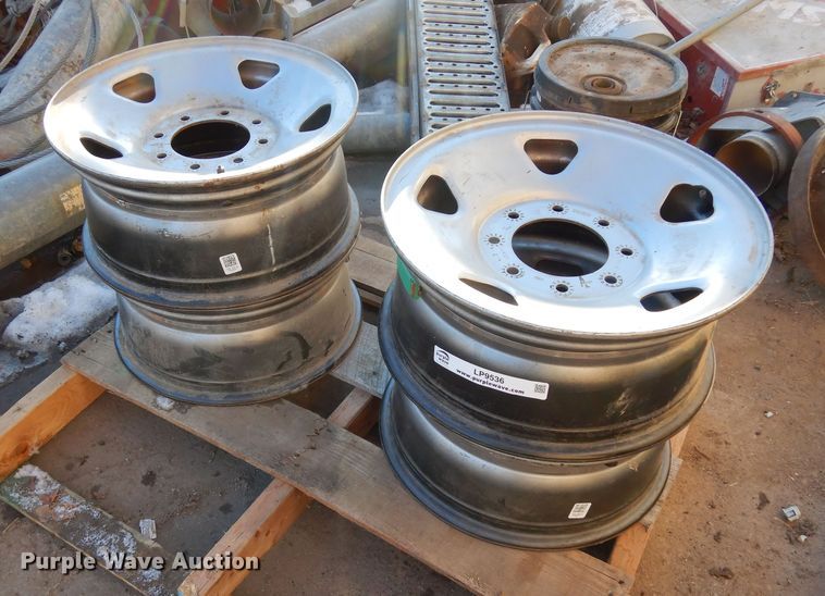 image for item LP9536 (4) 17" wheels