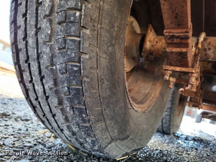 image for item LR9157 1993 Interstate  utility trailer