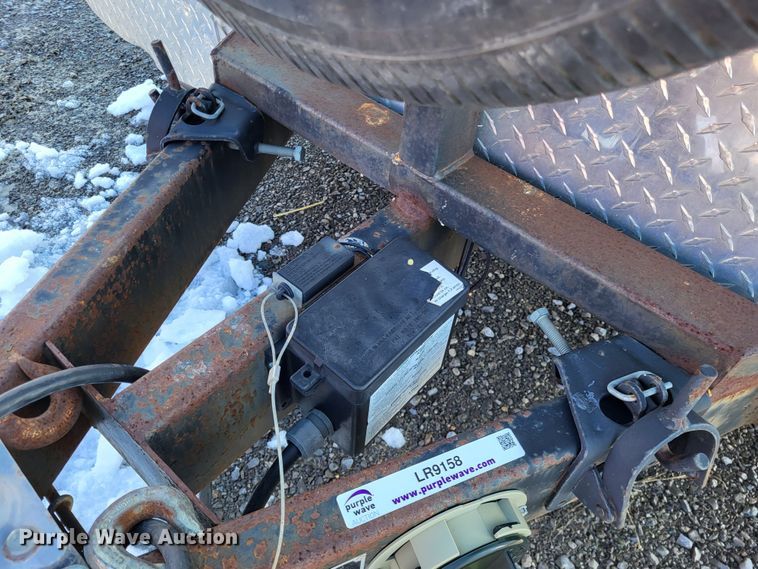 image for item LR9158 2006 Haulmark TH85X18WT2  enclosed cargo trailer