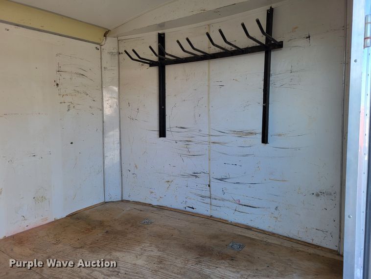 image for item LR9158 2006 Haulmark TH85X18WT2  enclosed cargo trailer