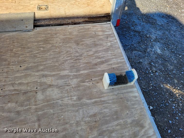 image for item LR9158 2006 Haulmark TH85X18WT2  enclosed cargo trailer