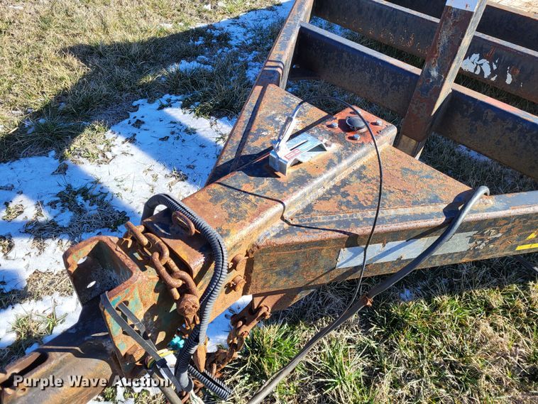 image for item LR9164 2002 Foster Bass 1612  equipment trailer