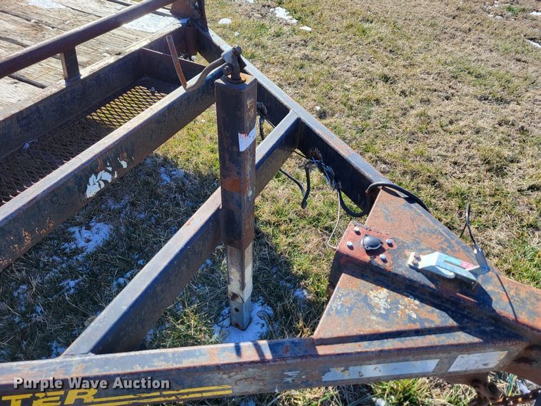 image for item LR9164 2002 Foster Bass 1612  equipment trailer