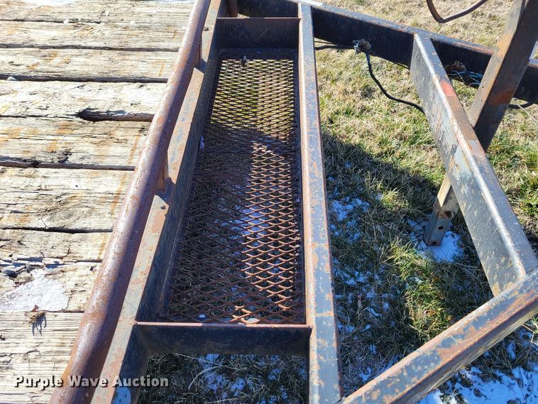 image for item LR9164 2002 Foster Bass 1612  equipment trailer