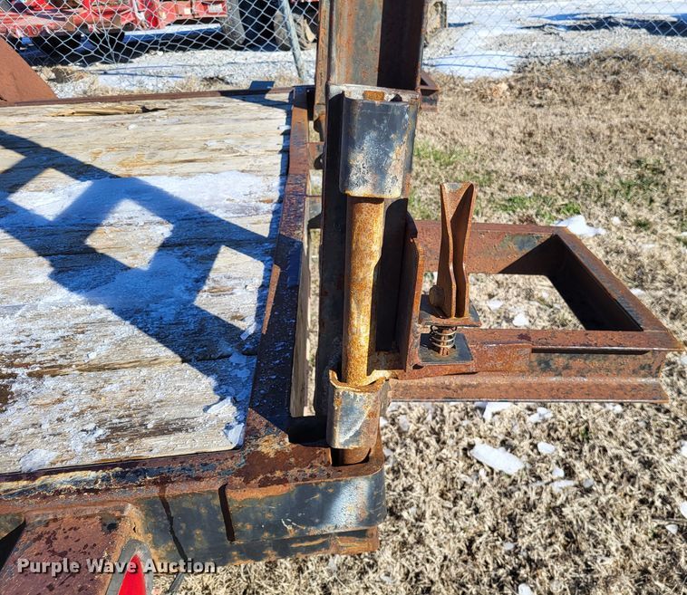 image for item LR9164 2002 Foster Bass 1612  equipment trailer