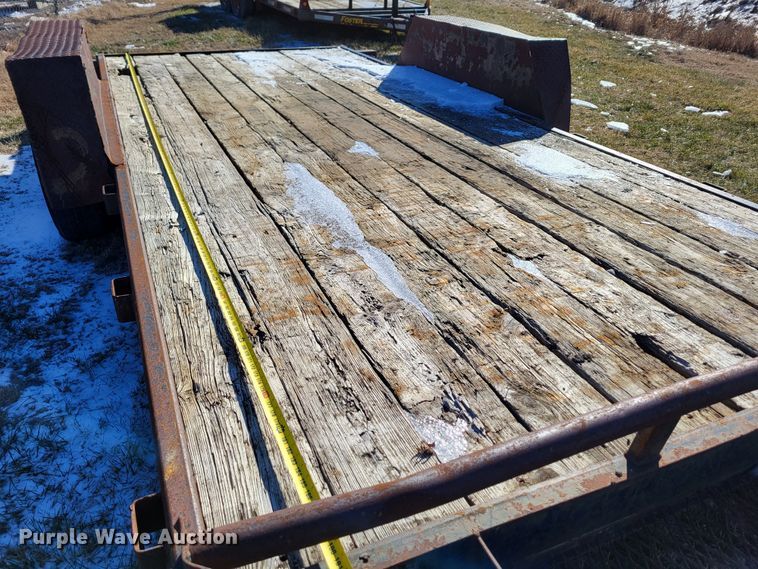 image for item LR9164 2002 Foster Bass 1612  equipment trailer