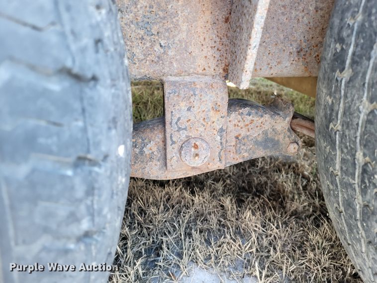 image for item LR9164 2002 Foster Bass 1612  equipment trailer