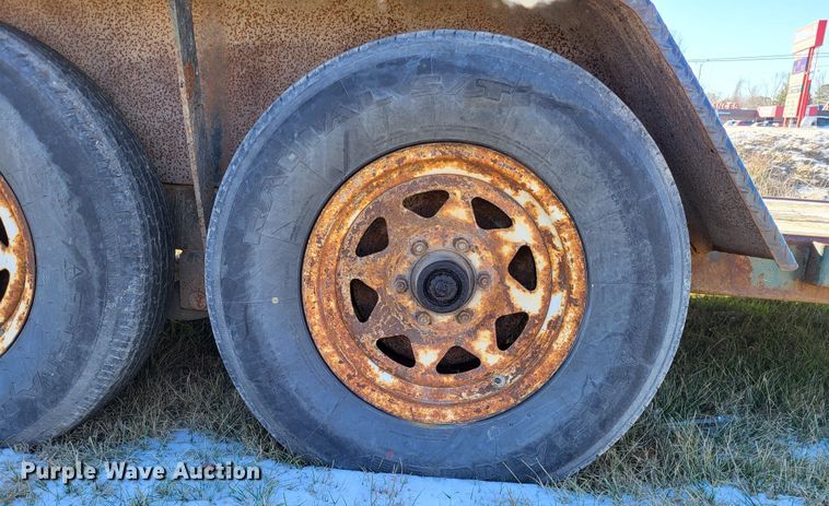 image for item LR9165 2002 Foster Bass 1612  equipment trailer