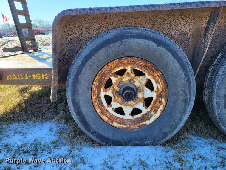 image for item LR9165 2002 Foster Bass 1612  equipment trailer