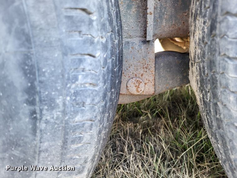 image for item LR9165 2002 Foster Bass 1612  equipment trailer